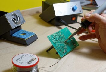 Réparation d’une carte électronique pour matériel audio Hi-Fi