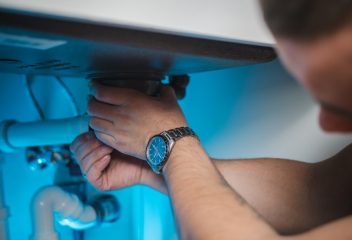 Dépannage plomberie sous évier : intervention rapide à domicile